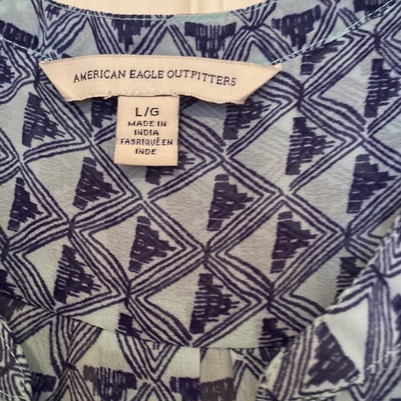 American eagle outfitters  woman’s sleeveless shirt with V-neck size L - Picture 4 of 8